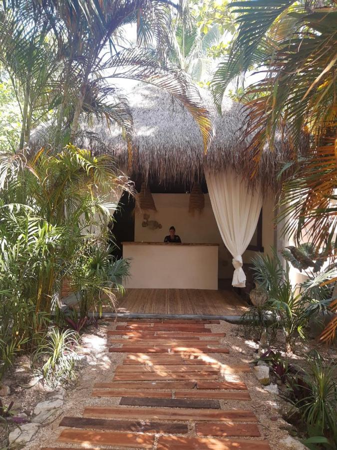 Mistiq Hotel Tulum Pueblo Buitenkant foto